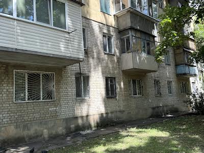 квартира за адресою Генерала Петрова вул., 45