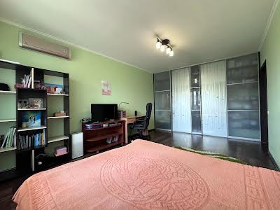 квартира по адресу Героев Днепра ул., 43