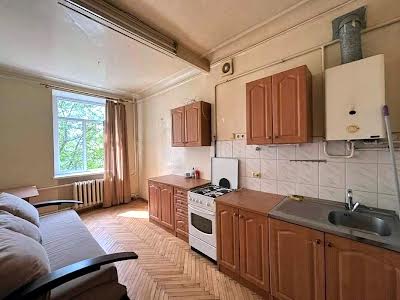 квартира за адресою Утьосова вул., 13