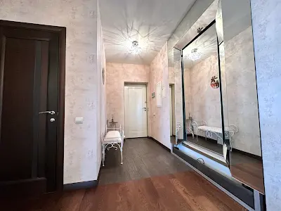 квартира за адресою Дніпровська набережна вул., 1