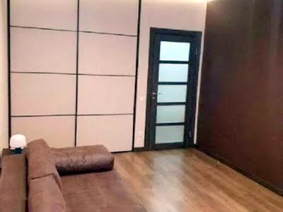 квартира за адресою Сім'ї Кульженків вул. (Петра Дегтяренка), 37