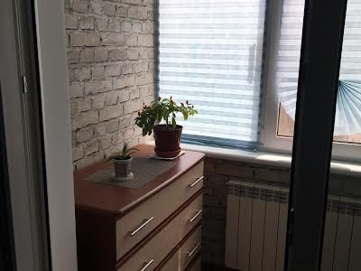 квартира за адресою Богатирська вул., 20