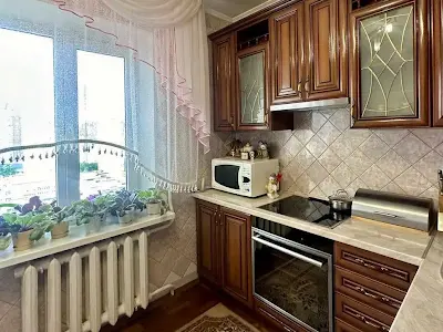 квартира за адресою Срібнокільська вул., 8
