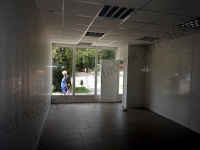 комерційна за адресою Лсопарківська, 7а