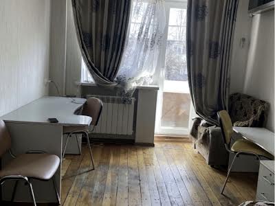 квартира за адресою Нижньодніпровська вул., 18