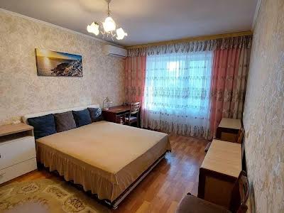 квартира по адресу Ревуцкого ул., 19/1