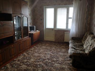 квартира за адресою Каштанова вул., 8-А