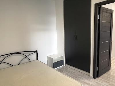 квартира за адресою Салютна вул., 2к3