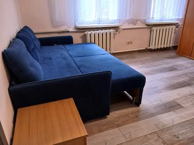 квартира за адресою Гайдамацька вул. (Волзька), 40