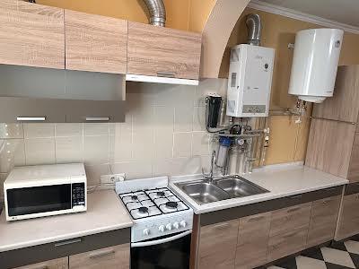 квартира за адресою Хотів, 12