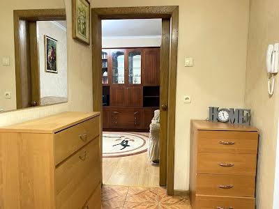 квартира по адресу Александра Мишуги ул., 1/4