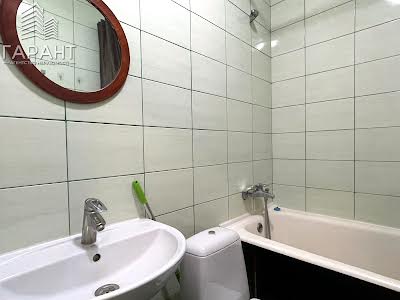 квартира за адресою Михайла Лушпи просп., 22