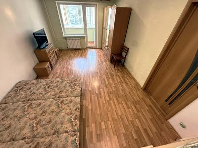 квартира за адресою Анни Ахматової вул., 6