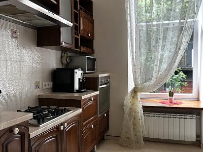 квартира за адресою Шота Руставелі вул., 33-Б