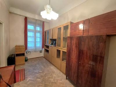 квартира за адресою Театральна вул., 23