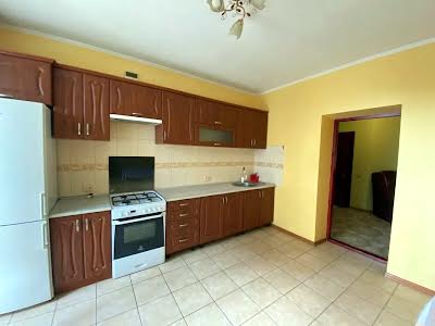 квартира за адресою Плугова вул., 10