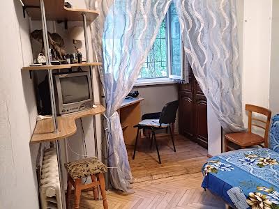 квартира за адресою Князя Володимира Великого просп., 65