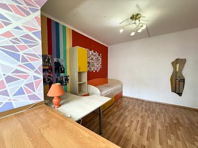 квартира за адресою Анни Ахматової вул., 6