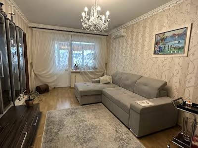 квартира за адресою Амосова вул., 17