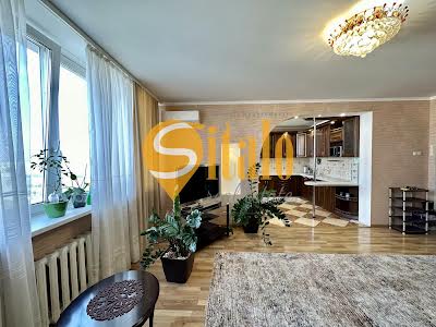 квартира за адресою Срібнокільська вул., 1