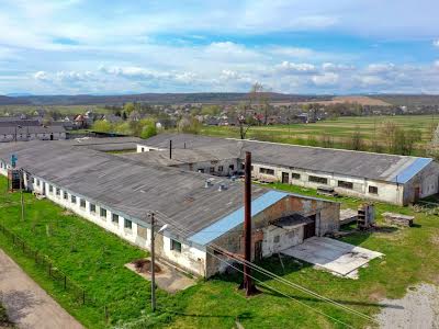 комерційна за адресою Українська, 100