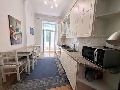квартира по адресу Институтская ул., 16