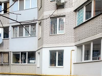 комерційна за адресою Теплична вул., 38