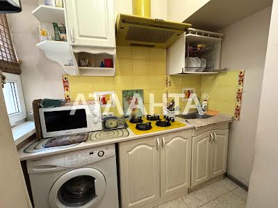 квартира за адресою Утьосова вул., 6