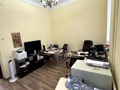 квартира за адресою Софіївська вул., 18а