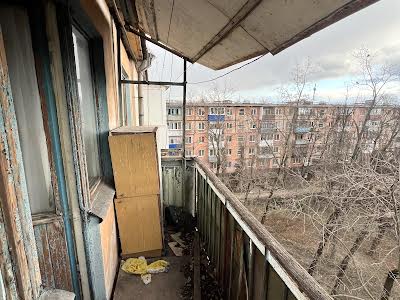 квартира за адресою Димитрова, 104