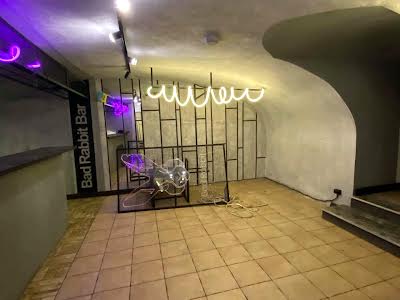 комерційна за адресою Незалежності вул., 5