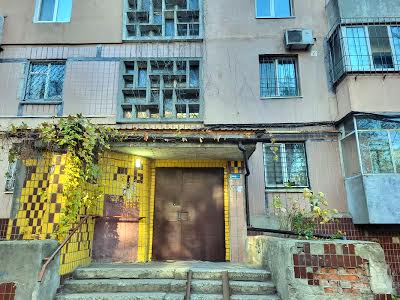 квартира за адресою Михайла Драгоманова вул. (Димитрова), 52