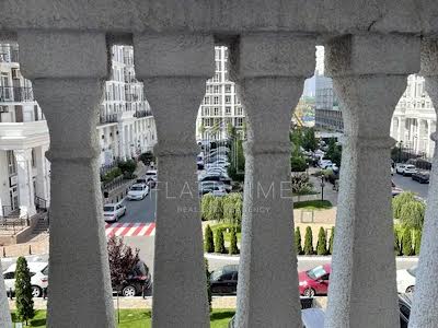 квартира за адресою Михайла Максимовича вул. (Онуфрія Трутенка), 28-Б