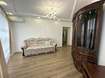 квартира за адресою Довга вул., 20б