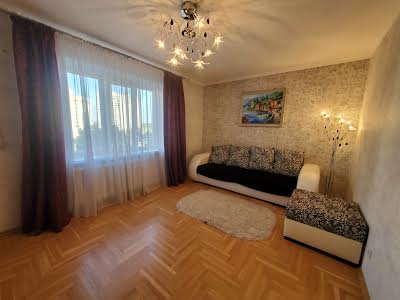квартира за адресою Лариси Руденко вул., 10-Г