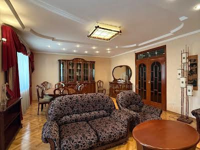 квартира за адресою Богатирська вул., 18А
