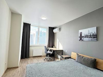 квартира за адресою Академіка Глушкова просп., 42