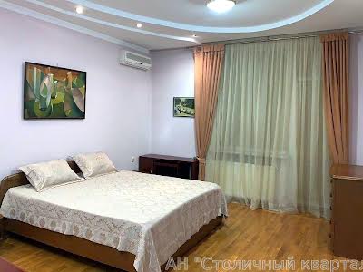 квартира за адресою Старонаводницька вул., 4-В