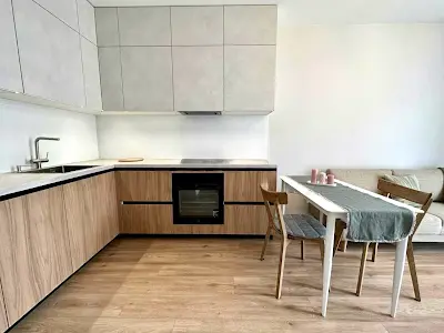квартира за адресою Салютна вул., 2