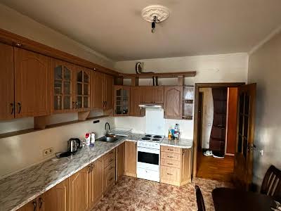 квартира за адресою Ревуцького вул., 5