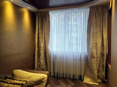 квартира за адресою Райдужний масив вул., 8