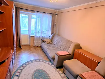 квартира по адресу Строителей ул., 9