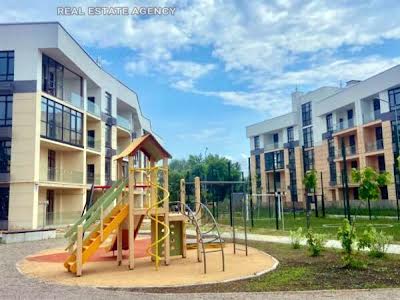 квартира за адресою Богатирська вул., 32