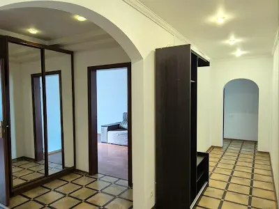 квартира по адресу Урловская ул., 19