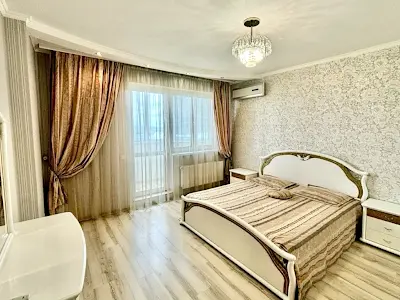 квартира за адресою Героїв Оборони вул., 10-А