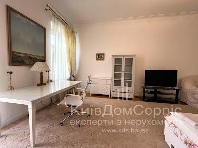 квартира за адресою Заньковецької вул., 4