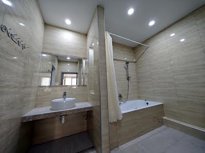 квартира за адресою Літературна вул., 12а