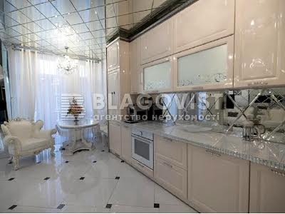 квартира за адресою Регенераторна вул., 4