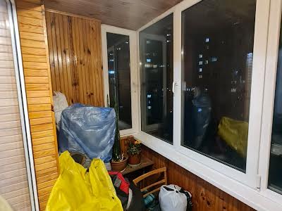 квартира за адресою Каштанова вул., 13