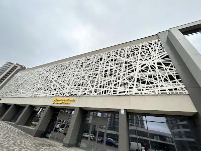 комерційна за адресою Олександра Олеся вул., 2